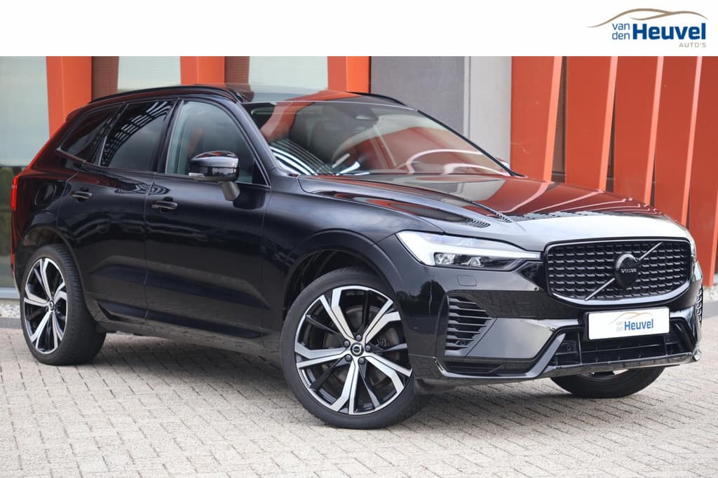 Volvo XC60 T6 Recharge AWD Plus Dark | Stoelverwarming | Trekhaak | Parkeercamera | Panoramadak | Longe Range | Pilot Assist | BLIS | Leder | Glossy Black | Keyless — foto 1 van 25
