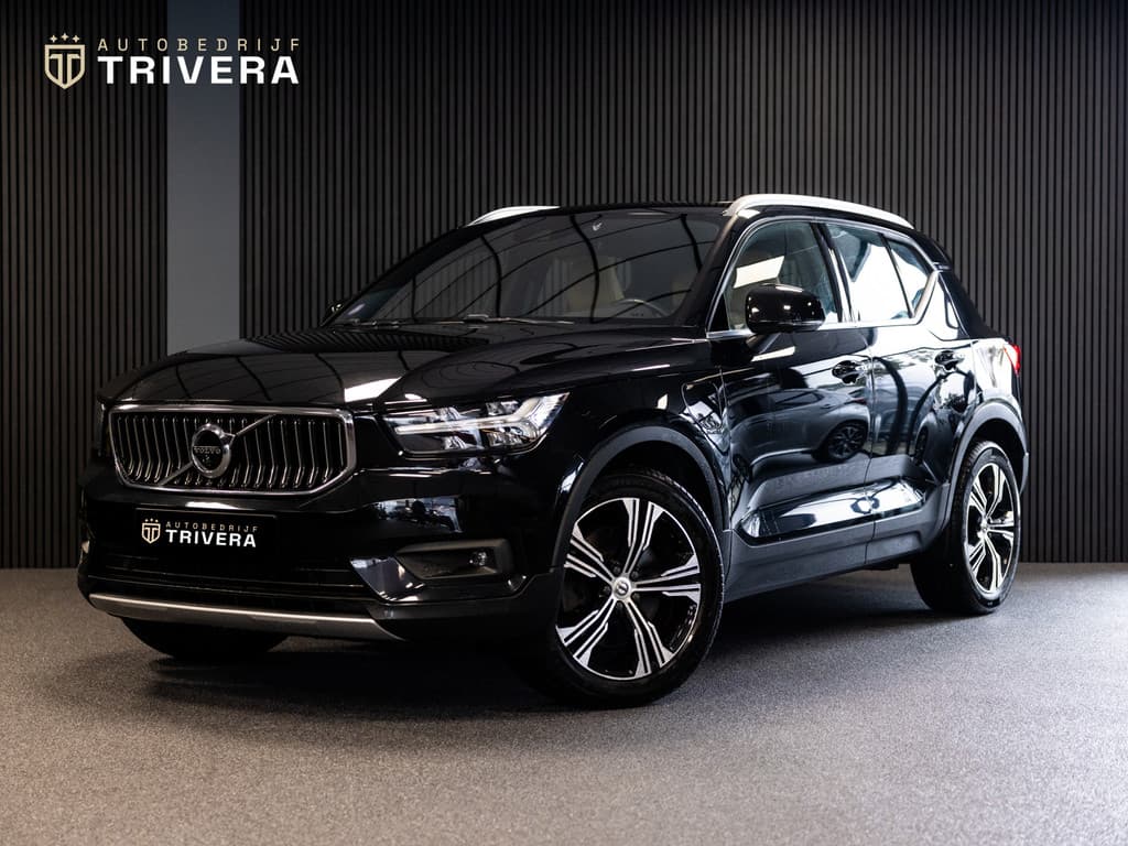 Volvo XC40 1.5 T5 Recharge Inscription 262PK l SoH 95% l CAM 360° l Vol Leder l PANO l Harm. Kardan l 1ste eig. Dealer Onderh. — foto 1 van 25