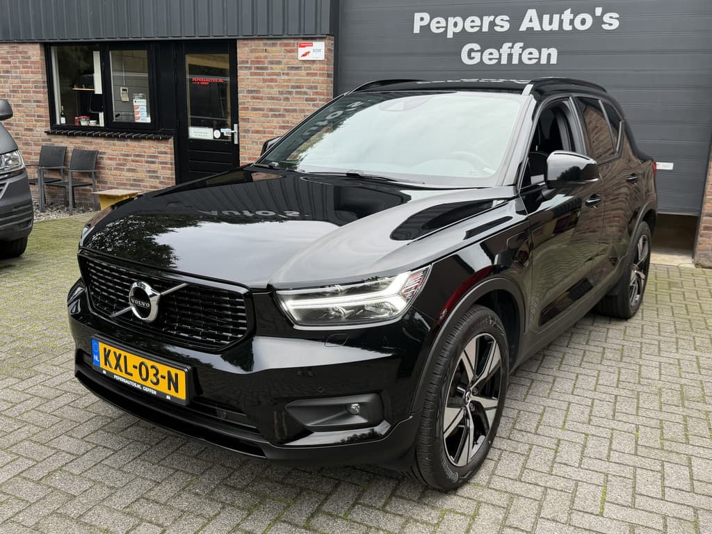 Volvo XC40 1.5 T5 Recharge Inscription Dark R- Design Keyless | ACC | Winter Pack — foto 1 van 25