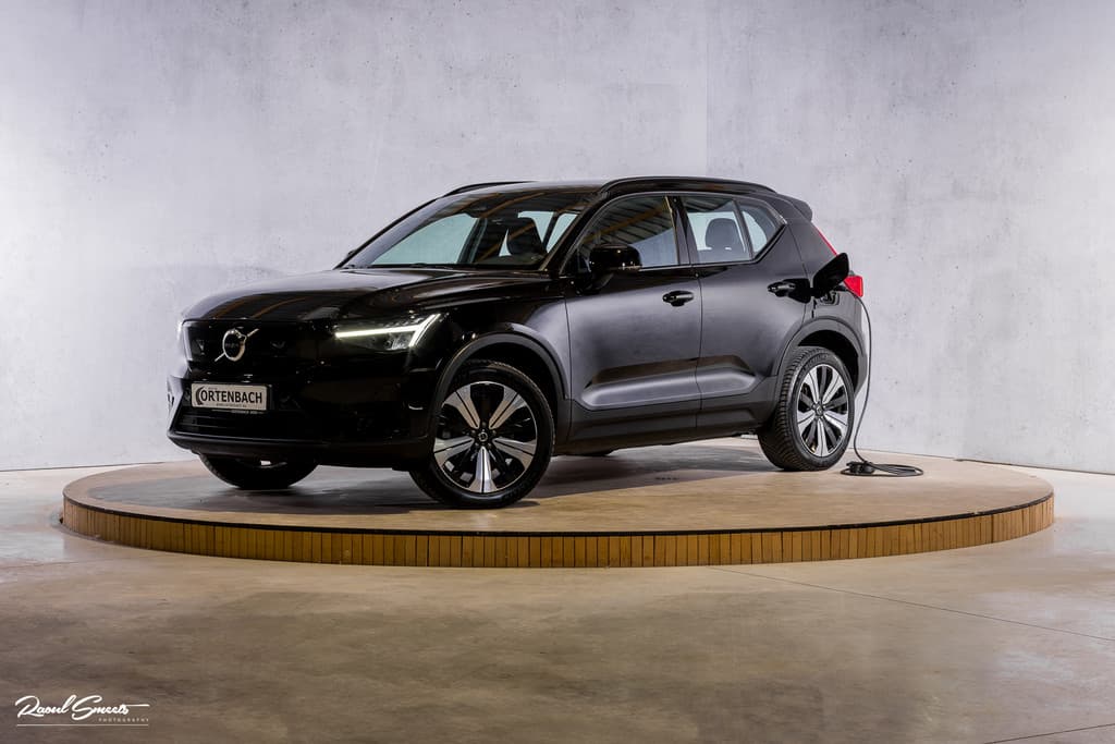 Volvo XC40 Recharge Plus 70 kWh — foto 1 van 25