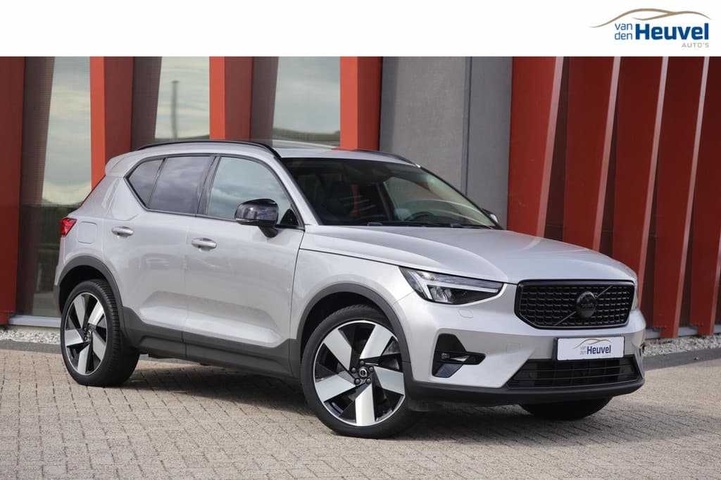 Volvo XC40 T5 Recharge Ultimate Dark | Stoelverwarming | Parkeercamera | Panoramadak | Pilot Assist | BLIS | H/K | Leder | Keyless — foto 1 van 25