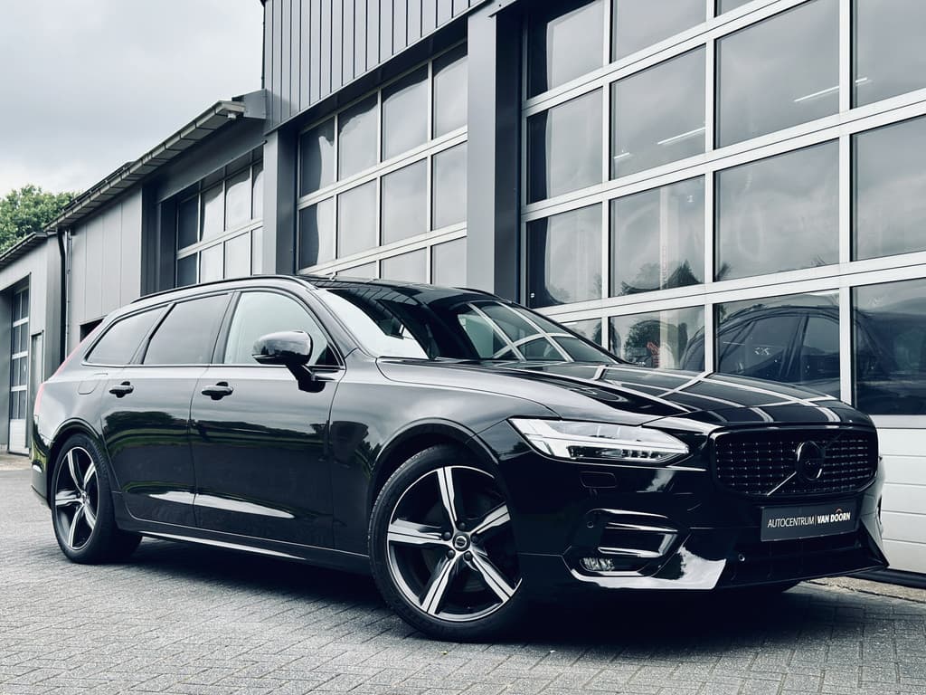Volvo V90 2.0 T4 R-Design | Blackline | Automaat | Panodak | Trekhaak | Adapt Cruise | Standkachel | — foto 1 van 25