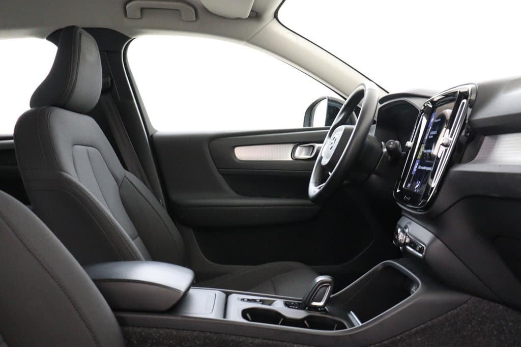 Volvo XC40 T2 AUT. MOMENTUM — foto 10 van 25