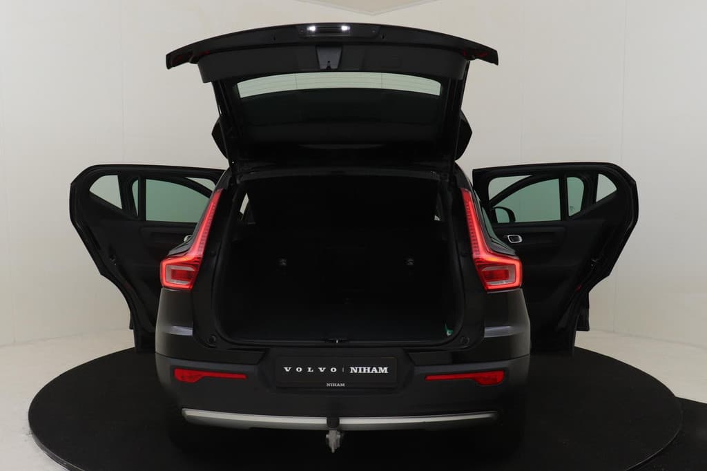 Volvo XC40 T2 AUT. MOMENTUM — foto 23 van 25