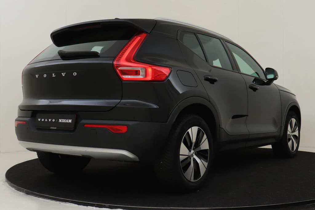 Volvo XC40 T2 AUT. MOMENTUM — foto 3 van 25
