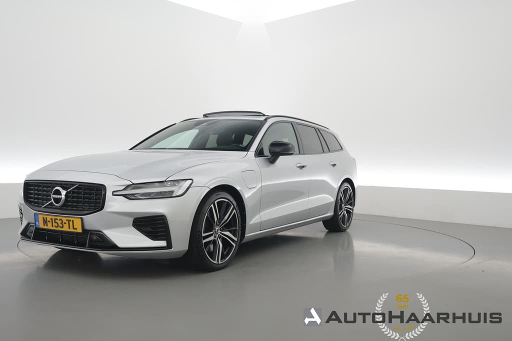 Volvo V60 2.0 T6 Recharge AWD R-Design — foto 1 van 25