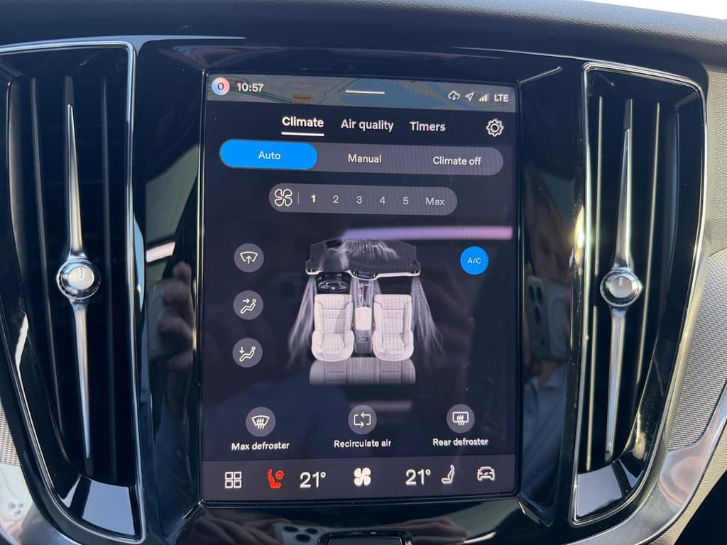 Volvo V60 2.0 T8 Plug-in hybrid AWD Plus Dark — foto 20 van 25