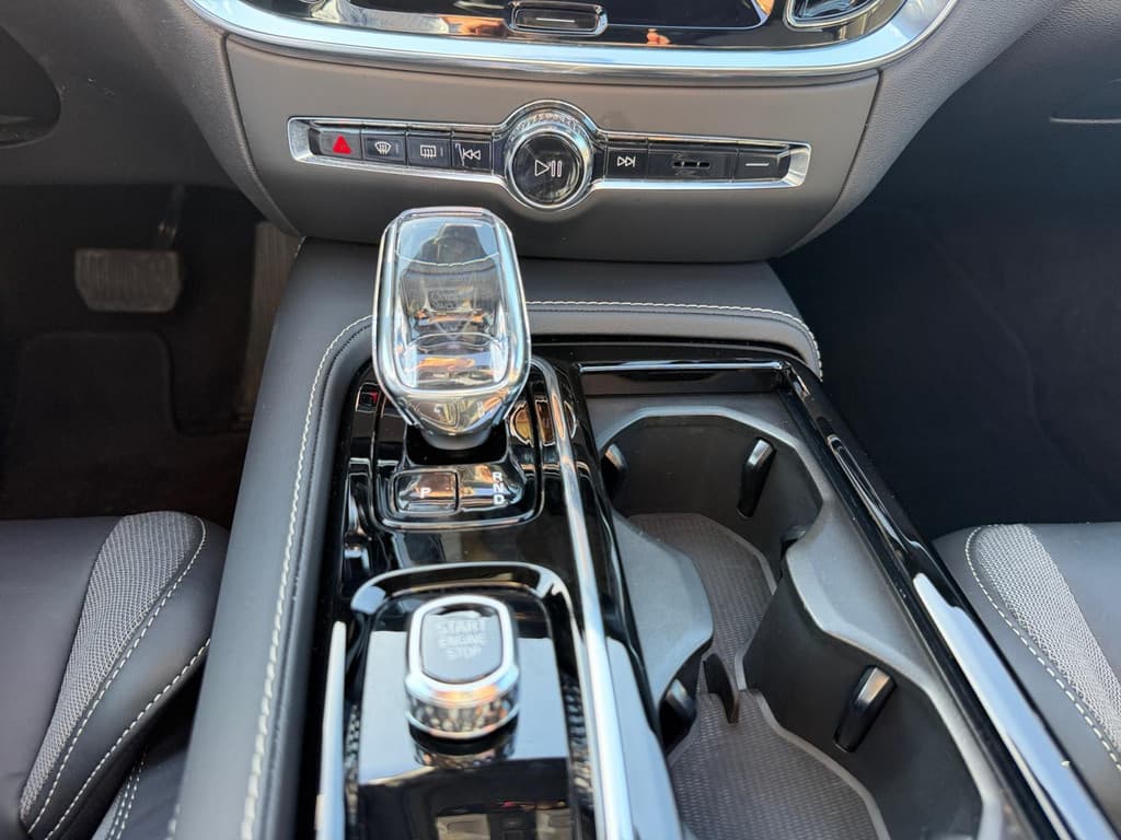 Volvo V60 2.0 T8 Plug-in hybrid AWD Plus Dark — foto 22 van 25