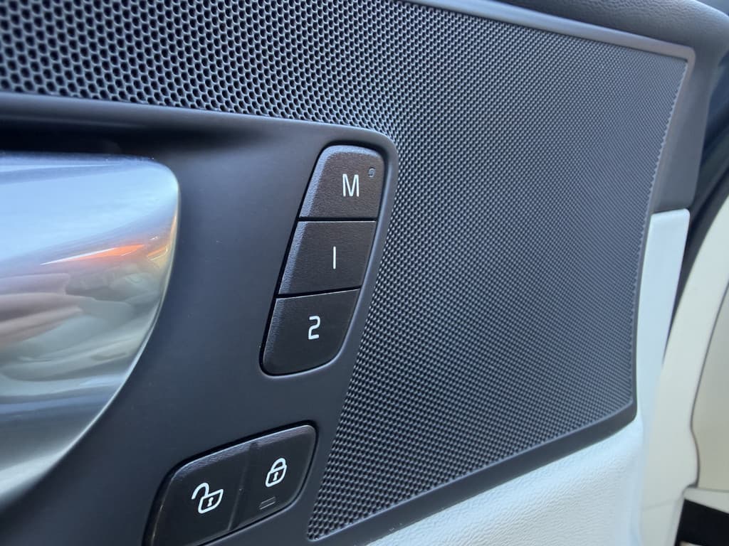 Volvo XC60 BWJ 2023 2.0 T6 Plug-in hybrid 357 PK AWD Plus Black Edition — foto 13 van 25