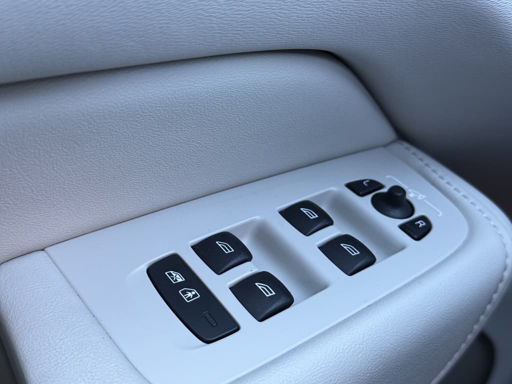 Volvo XC60 BWJ 2023 2.0 T6 Plug-in hybrid 357 PK AWD Plus Black Edition — foto 15 van 25