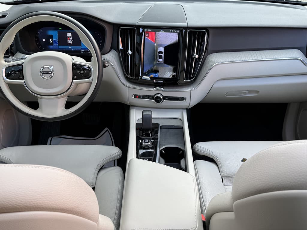 Volvo XC60 BWJ 2023 2.0 T6 Plug-in hybrid 357 PK AWD Plus Black Edition — foto 24 van 25