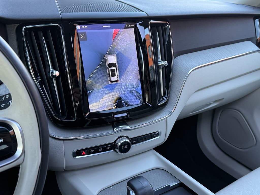Volvo XC60 BWJ 2023 2.0 T6 Plug-in hybrid 357 PK AWD Plus Black Edition — foto 25 van 25