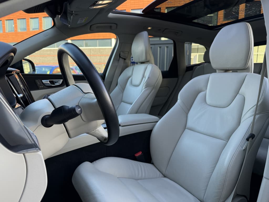 Volvo XC60 BWJ 2023 2.0 T6 Plug-in hybrid 357 PK AWD Plus Black Edition — foto 9 van 25