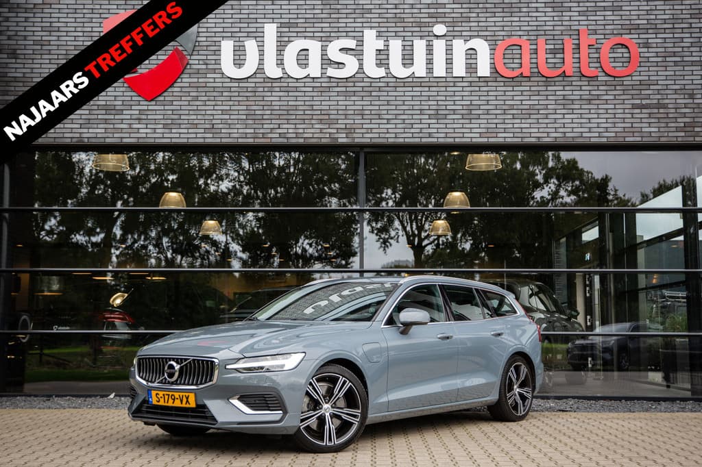 Volvo V60 2.0 T8 Recharge AWD R-Design — foto 1 van 25