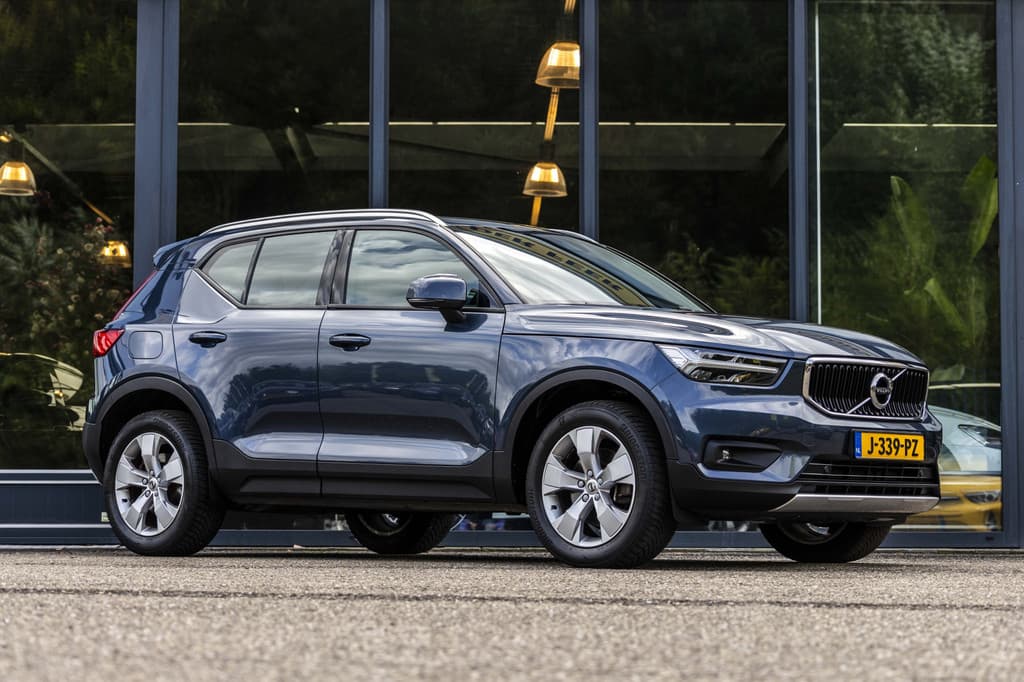 Volvo XC40 2.0 B4 Business Pro — foto 1 van 25