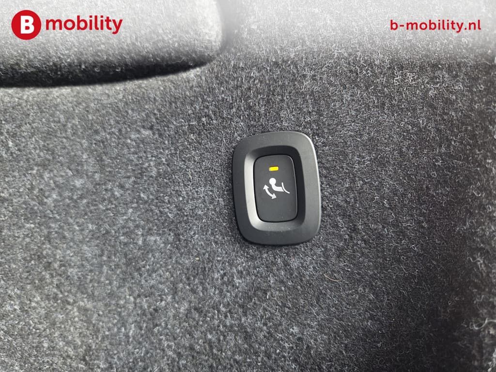 Volvo XC40 Recharge Pro Trekhaak 1500kg SOH 96% Panoramadak NL Auto! — foto 13 van 25