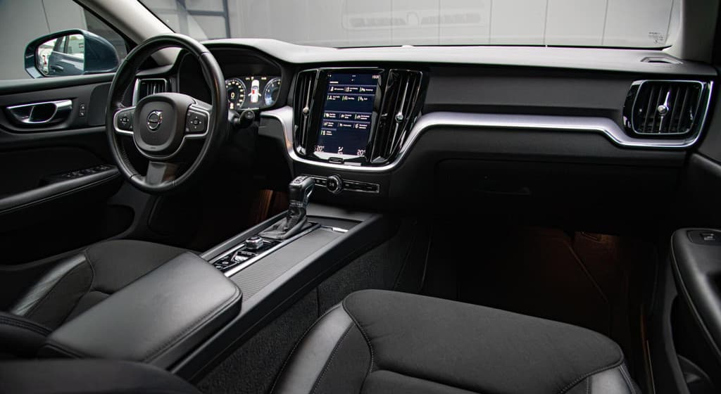 Volvo V60 2.0 T4 Momentum Pro Ori.NL|Trekhaak|Carplay|2e Eig — foto 8 van 21