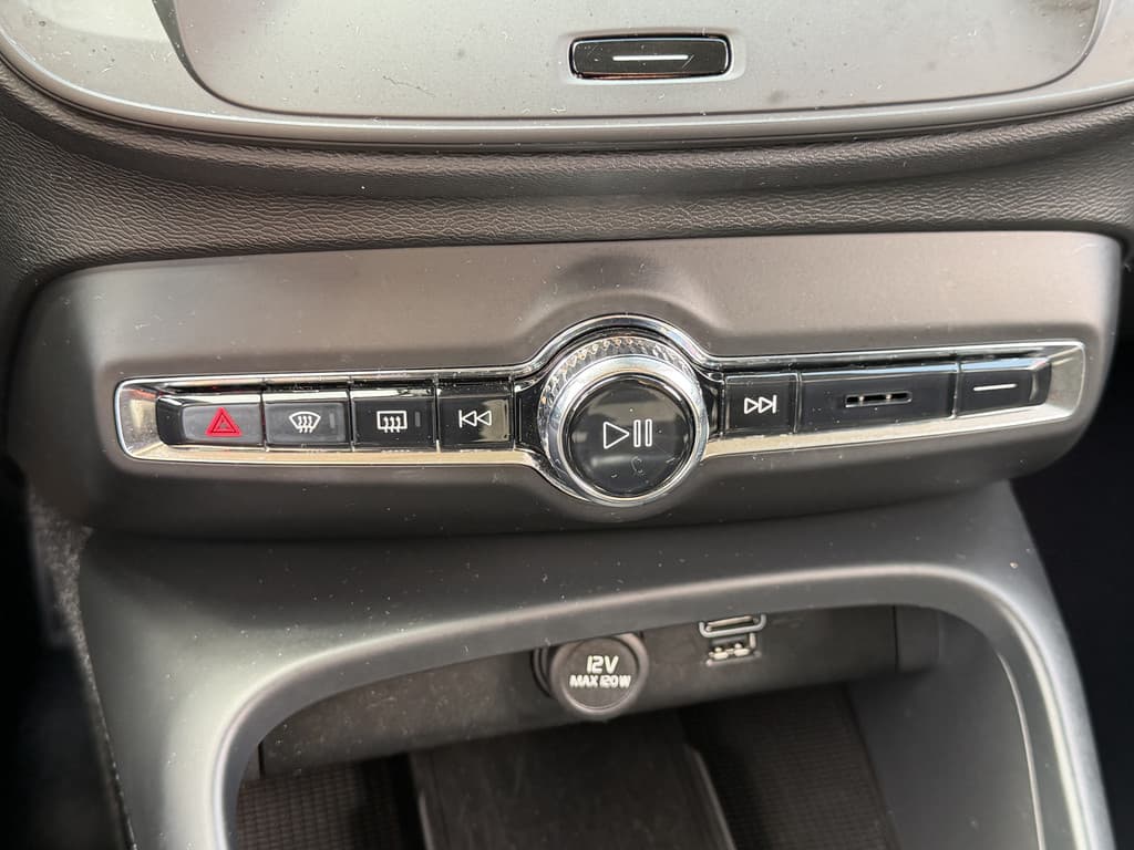 Volvo XC40 BWJ 2022 | 1.5 130PK T2 Momentum Core — foto 14 van 25