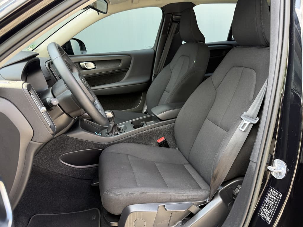 Volvo XC40 BWJ 2022 | 1.5 130PK T2 Momentum Core — foto 4 van 25