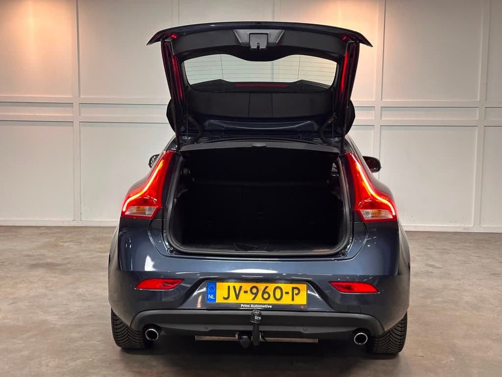 Volvo V40 1.5 T3 R-Design / Automaat / Cruise / Trekhaak — foto 15 van 22