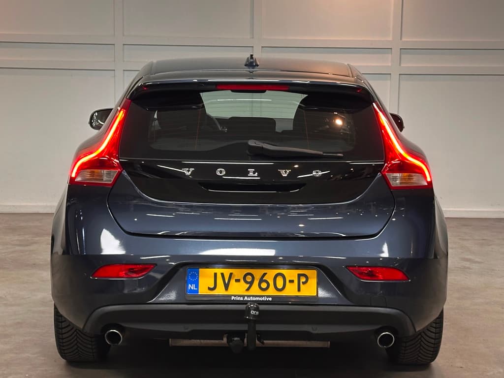 Volvo V40 1.5 T3 R-Design / Automaat / Cruise / Trekhaak — foto 16 van 22