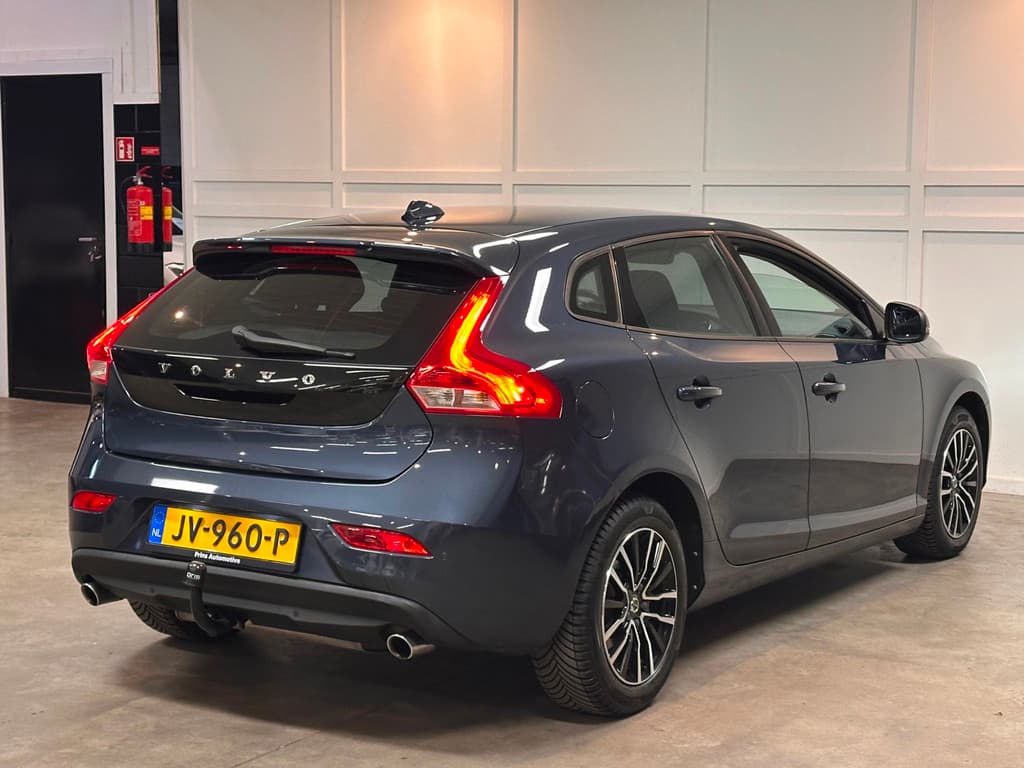 Volvo V40 1.5 T3 R-Design / Automaat / Cruise / Trekhaak — foto 17 van 22