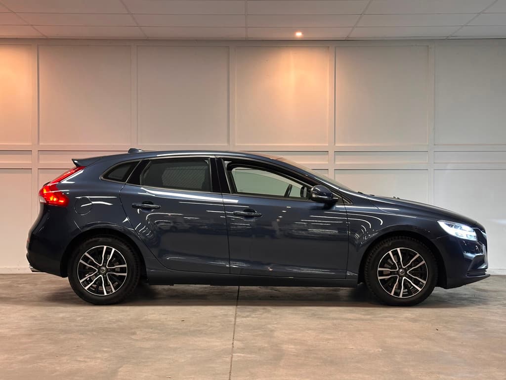 Volvo V40 1.5 T3 R-Design / Automaat / Cruise / Trekhaak — foto 19 van 22
