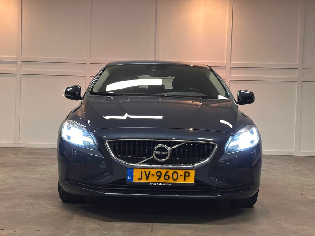 Volvo V40 1.5 T3 R-Design / Automaat / Cruise / Trekhaak — foto 2 van 22