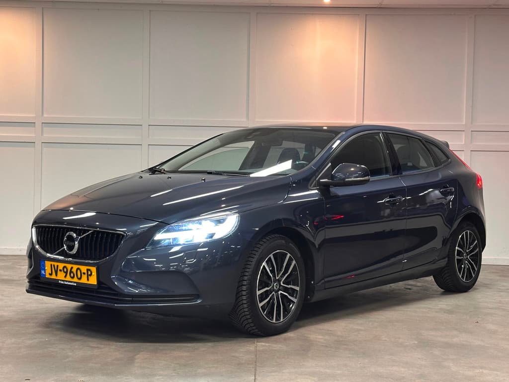 Volvo V40 1.5 T3 R-Design / Automaat / Cruise / Trekhaak — foto 3 van 22