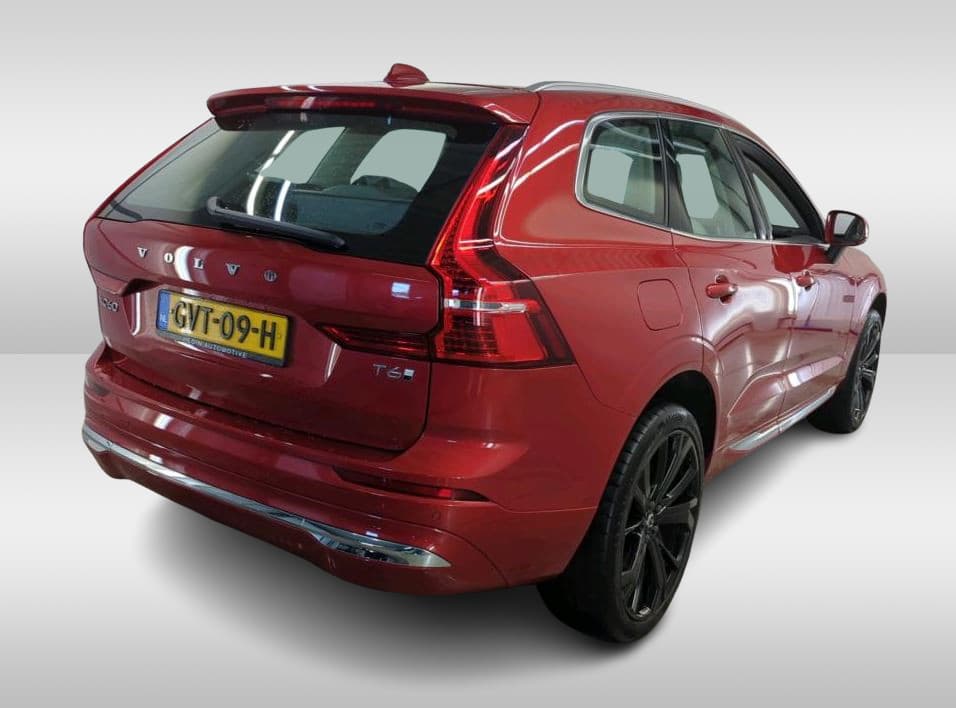Volvo XC60 2.0 T6 Plug-in LongRange AWD Essential Bright / NL Auto / Panoramadak / — foto 2 van 9