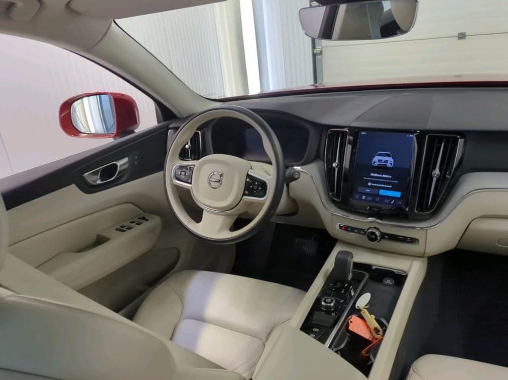 Volvo XC60 2.0 T6 Plug-in LongRange AWD Essential Bright / NL Auto / Panoramadak / — foto 4 van 9