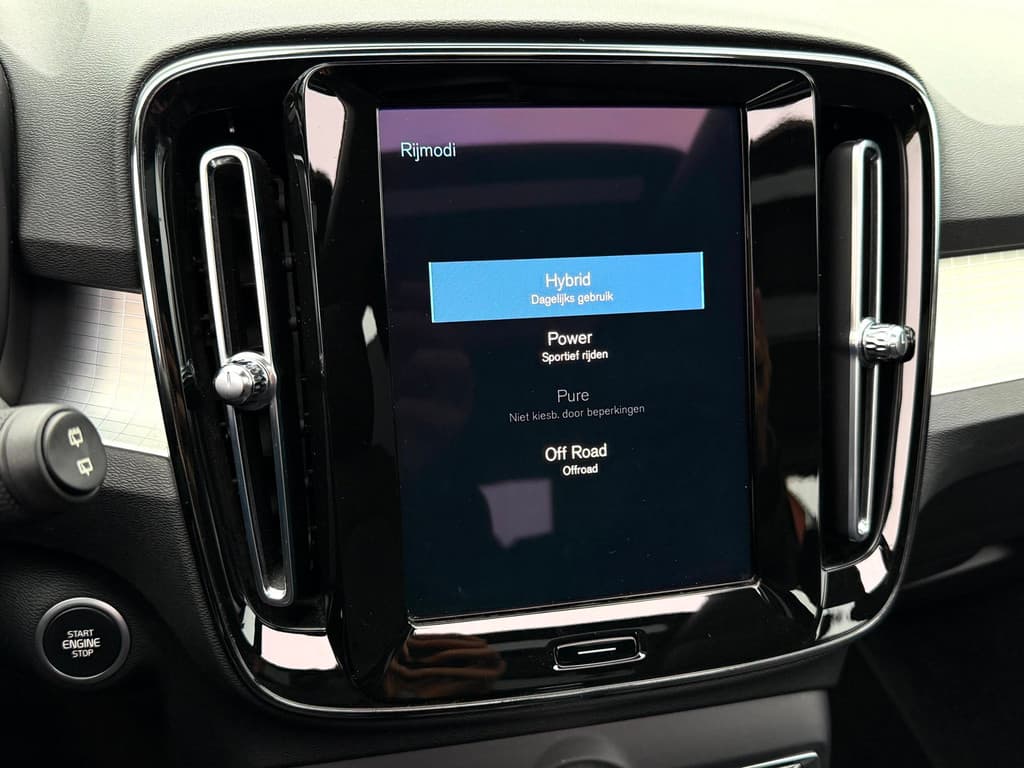 Volvo XC40 1.5 T4 Recharge | Pano | Camera | Trekhaak | Carplay | Elektrische achterklep | DAB+ — foto 20 van 20