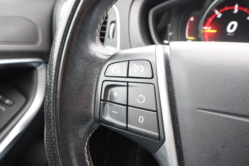 Volvo V40 2.0 D3 Business Sport — foto 16 van 25