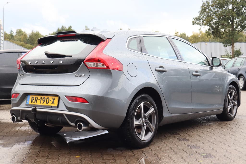 Volvo V40 2.0 D3 Business Sport — foto 2 van 25