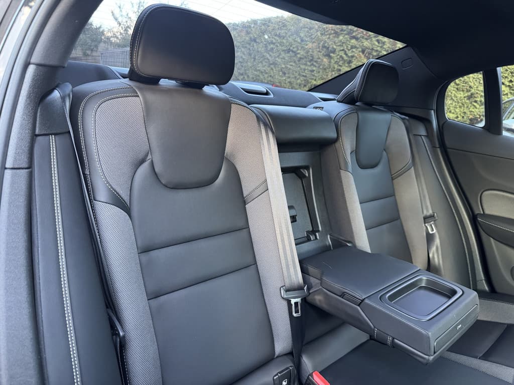 Volvo S60 2.0 B4 Inscription — foto 2 van 25