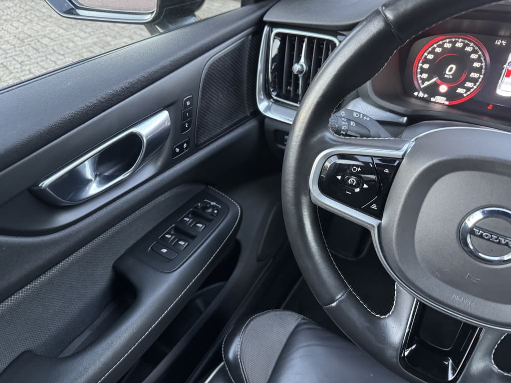 Volvo S60 2.0 B4 Inscription — foto 9 van 25