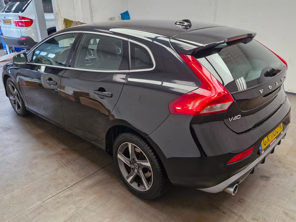 Volvo V40 2.0 D2 Summum Business ! R-Design ! NIEUWE APK ! AIRCO ! NAP ! DEALER ONDERH. ! — foto 5 van 25