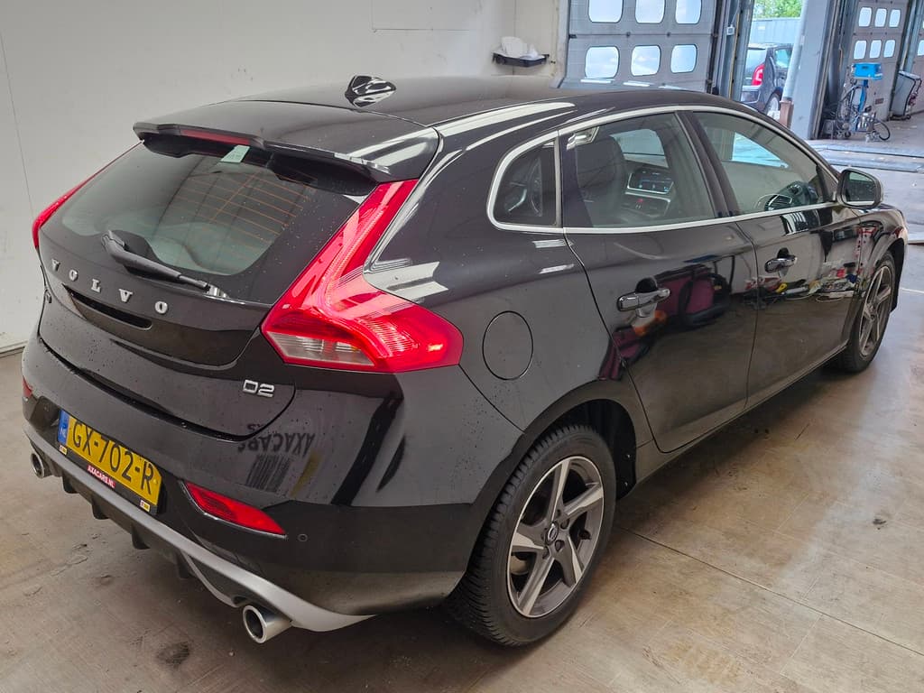 Volvo V40 2.0 D2 Summum Business ! R-Design ! NIEUWE APK ! AIRCO ! NAP ! DEALER ONDERH. ! — foto 7 van 25