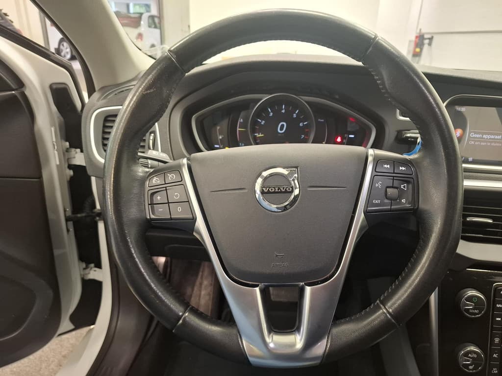 Volvo V40 1.5 T2 Nordic+ — foto 17 van 25