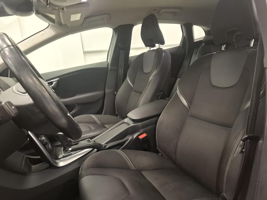 Volvo V40 1.5 T2 Nordic+ — foto 9 van 25