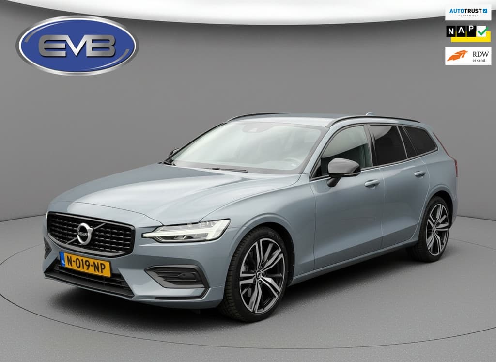 Volvo V60 2.0 B3 Momentum Advantage, leder sportinterieur, achteruitrijcamera, 19 inch, 1 e eigenaar, NL auto met nap