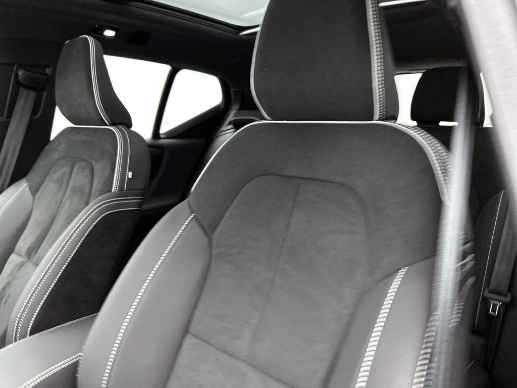 Volvo XC40 Single Motor Extended Range Ultimate 82 kWh — foto 13 van 25
