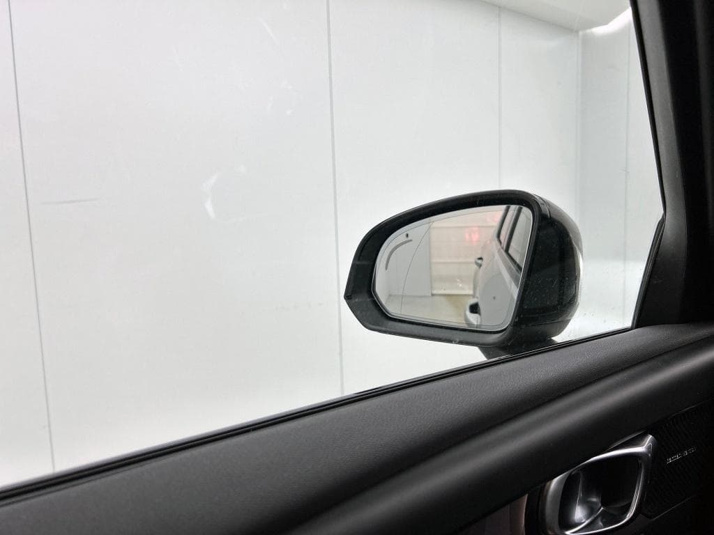 Volvo XC40 Single Motor Extended Range Ultimate 82 kWh — foto 17 van 25