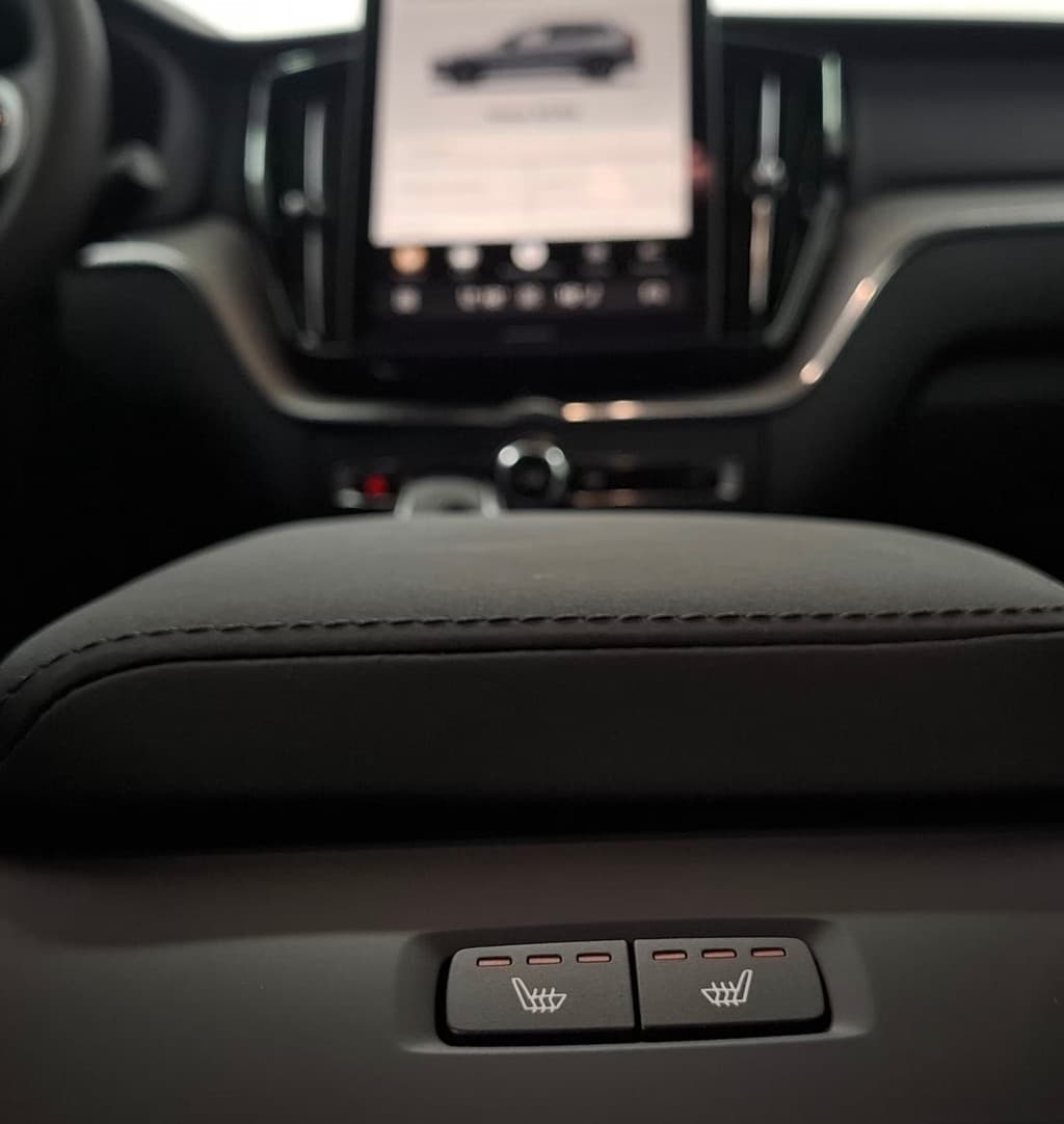 Volvo XC60 2.0 T8 Plug-in hybrid AWD Plus Black Edition / Panoramadak / Harman Kardon — foto 11 van 23