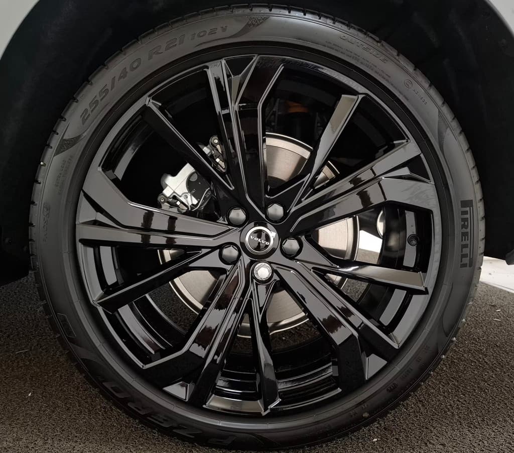 Volvo XC60 2.0 T8 Plug-in hybrid AWD Plus Black Edition / Panoramadak / Harman Kardon — foto 9 van 23