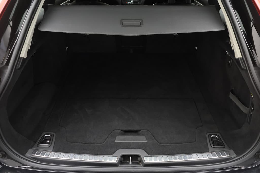 Volvo V90 2.0 T4 Inscription — foto 13 van 25