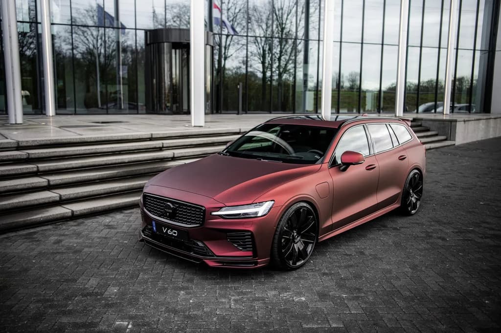 Volvo V60 2.0 T8 Hybrid AWD | Ultra Dark | Heico pakket | Polestar tuning | 21" | Bower Wilkins |