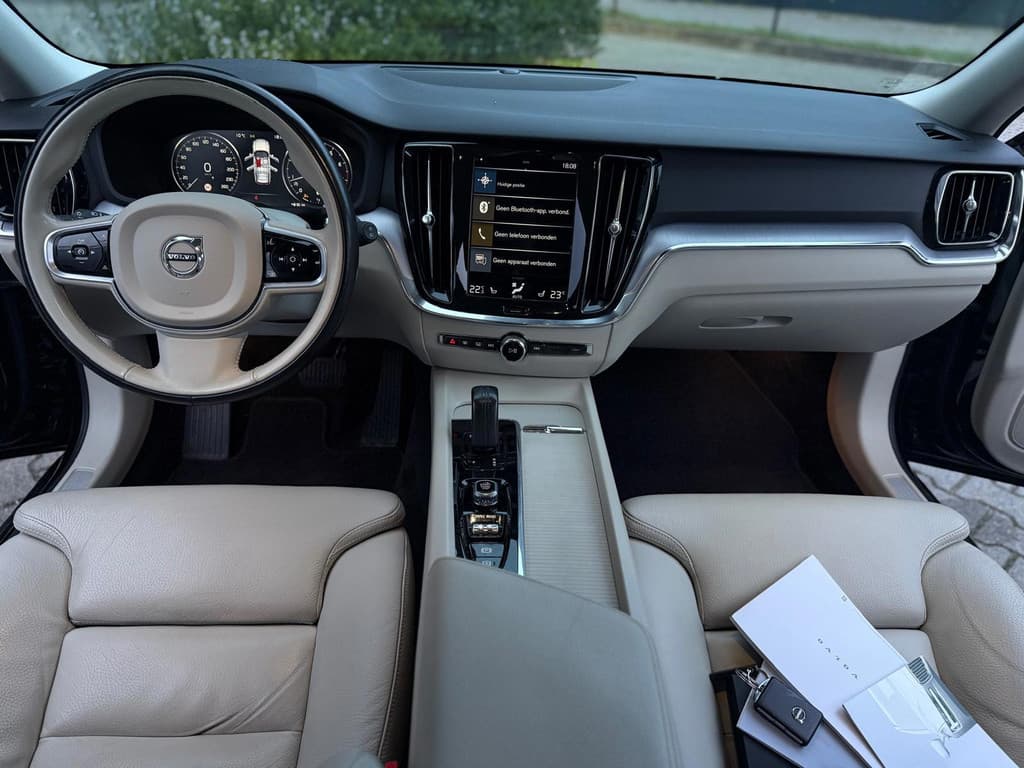 Volvo V60 2.0 B3 Inscription (RIJKLAAR) — foto 12 van 25