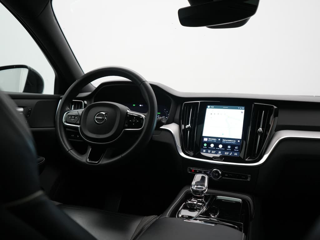 Volvo V60 T6 AWD Plus Dark Long Range PHEV 350pk Dealer O.H — foto 10 van 25