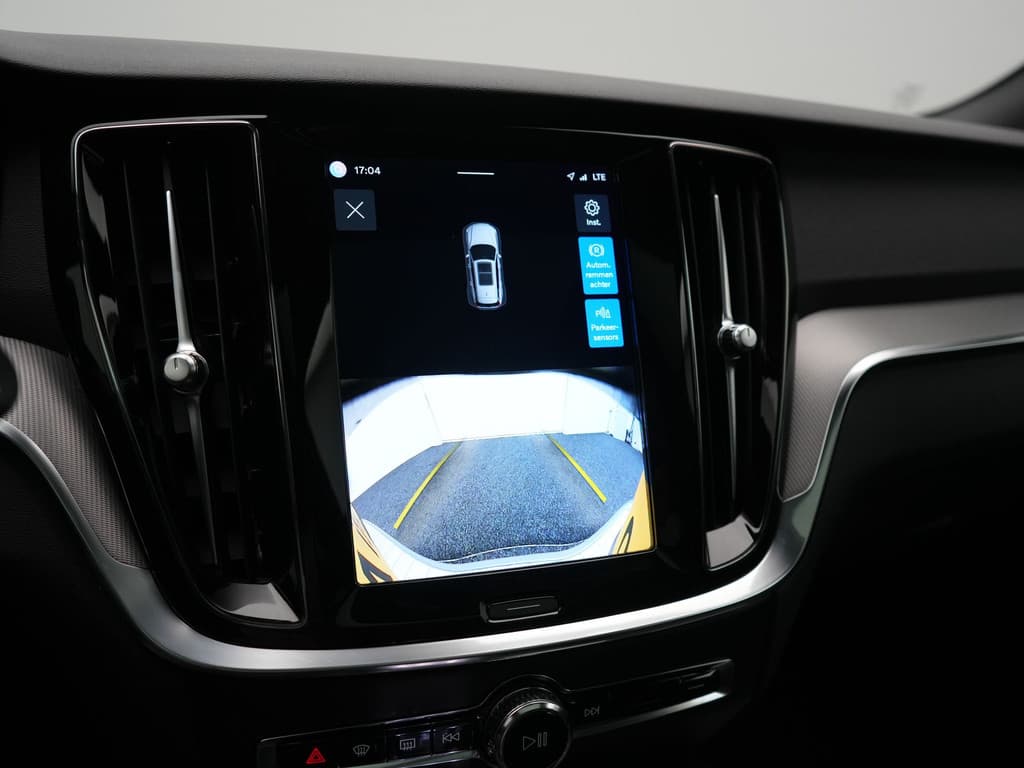 Volvo V60 T6 AWD Plus Dark Long Range PHEV 350pk Dealer O.H — foto 13 van 25